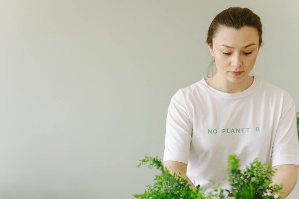 Quels sont les secrets pour réussir un festival de théâtre de rue basé sur des légendes urbaines?